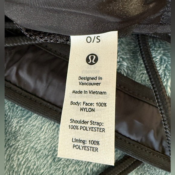LULULEMON PATCH LOGO BLACK CROSSBODY BAG - Picture 4 of 8